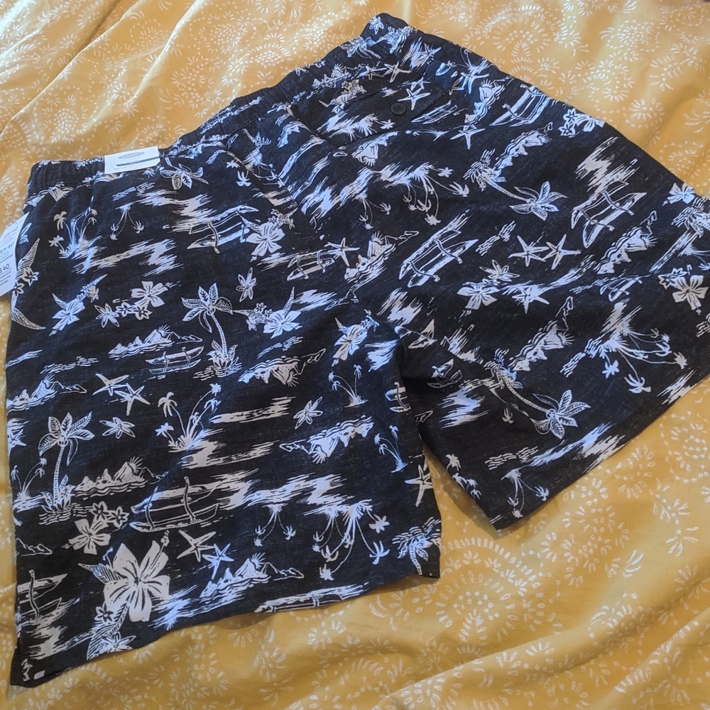 FREE Ship🏖️ Old Navy swim trunks - new with tags!